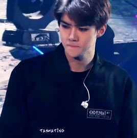 seulkpop: Flower-crown Sehunnie’s cutely waving... - i wanna fuck this burrito