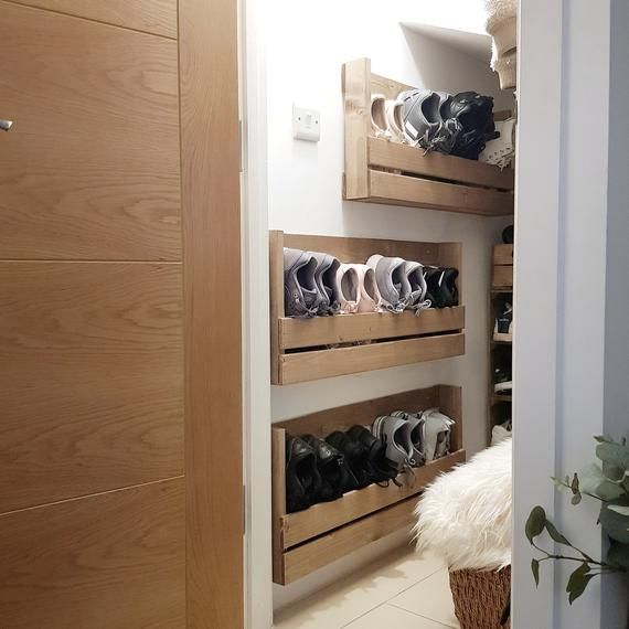 Shoe rack - Wall mounted - rustic - wooden Shoe rack - Wall mounted - rustic - wooden