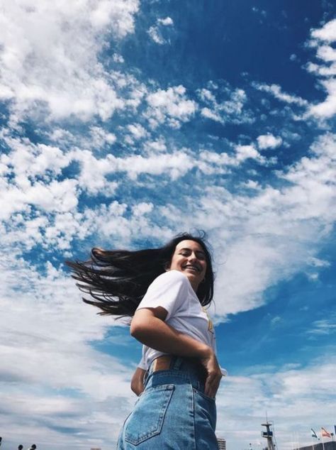 23 Poses que debes probar para triunfar en Instagram - Poses para fotos de perfi...