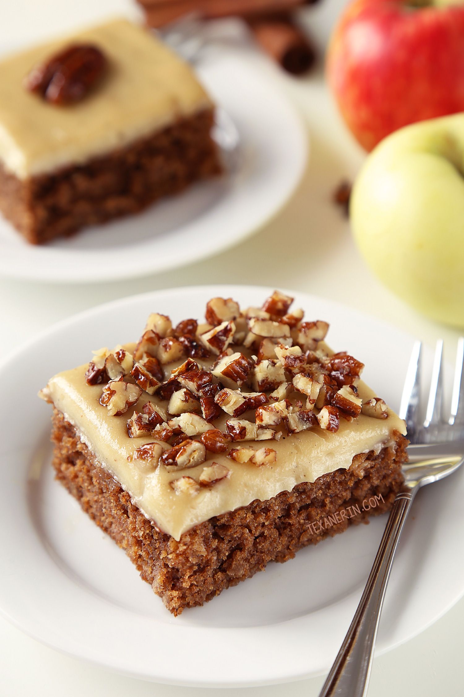 This paleo spice cake with maple "cream cheese" frosting is an easy to make treat perfect for fall and Thanksgiving! Gluten-free and dairy-free. Paleo Recipes Dessert, Paleo Sweets, Low Carb Desserts, Healthy Desserts, Real Food Recipes, Baking Recipes, Delicious Desserts, Cake Recipes, Paleo Cake