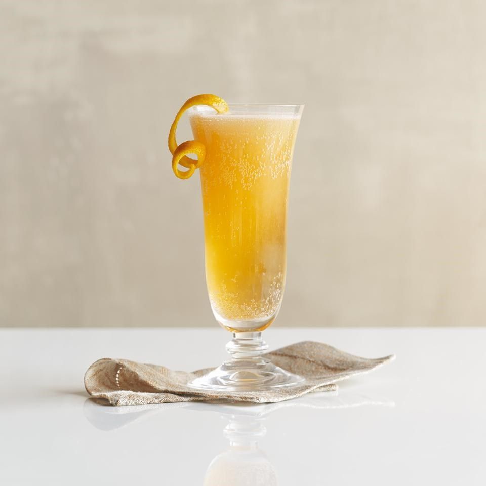 In this refreshing sparkling-wine cocktail, Aperol�a bright red, mildly bitter Italian aperitif�is mixed with simple syrup and fresh lemon juice. If you can't find Aperol, Campari is an ideal substitute. Sparkling Wine Cocktails, Boozy Cocktail, Pink Cocktails, Cocktail Hour, Healthy Brunch Cocktails, Brunch Cocktail Recipes, Brunch Recipes, High Protein Smoothies, Almond Smoothie