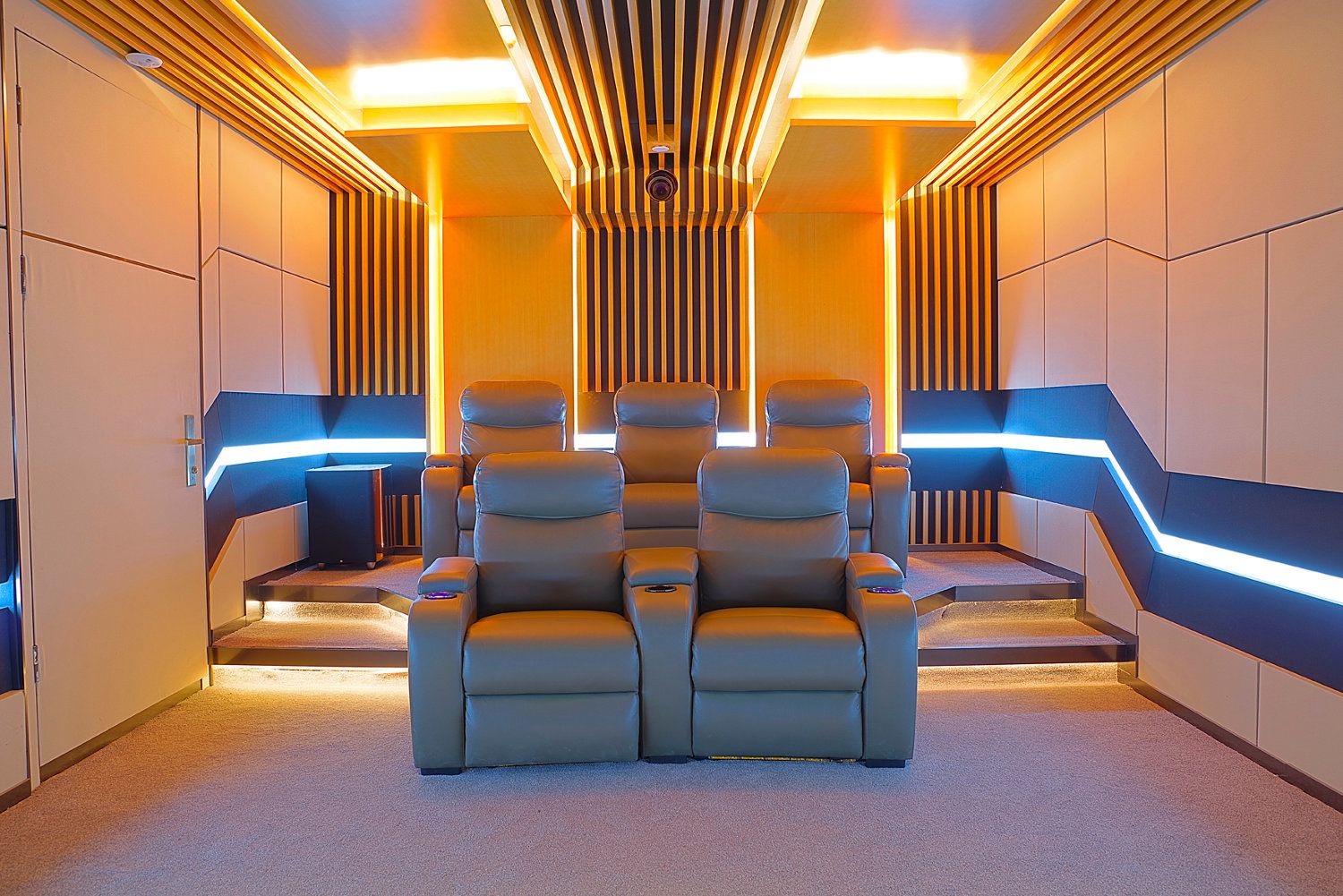 Three of the best home theaters from the Electronic House 2017 Home of