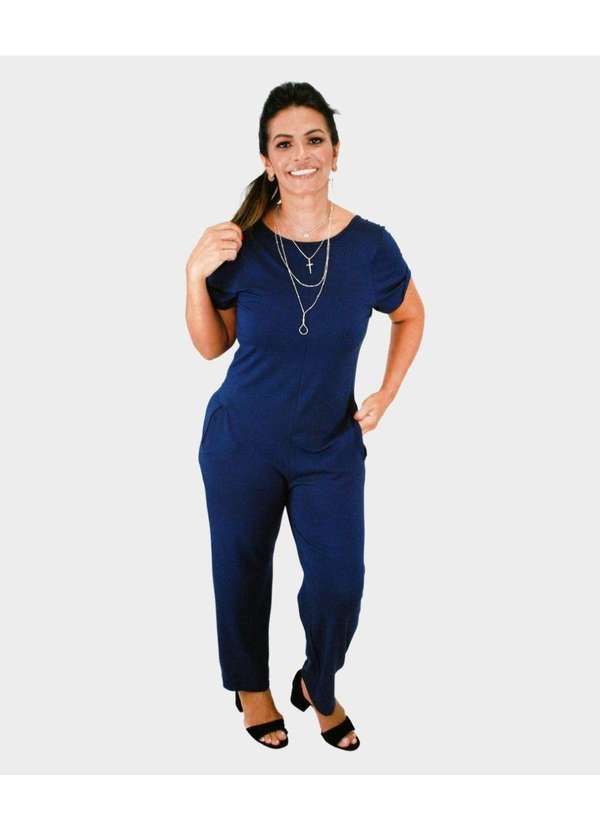 Consulte a tabela de medidas na última foto do Produto. O Macacão Longo Allmaria com Bolso da Letticia Modas é uma peça sofisticada e elegante. A melhor escolha para compor os seus melhores looks! É uma peça confeccionada em tecido misto e comprimento longo. Possui decote "U" frontal sútil e um decote mais alongado na parte traseira. Além de mangas curtas com detalhe de barra dobrada, bolsos funcionais nas laterais e bolsos fake na parte de trás. Composição: 96% Viscose 4% Elastano Tecido: Molet Ideias Fashion, Jumpsuit, Dresses, Products, Dark Blue, Short Films, Neckline, Tejido, Women's Work Fashion