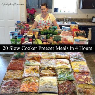20 Slow Cooker Freezer Meals in 4 Hours to give your family a new and exciting dinner for 20 days! No recipe is duplicated so there is truly twenty meals. Slow Cooker Freezer Meals, Freezer Meal Planning, Make Ahead Freezer Meals, Freezer Meal Prep, Freezer Cooking, Slow Cooker Recipes, Crockpot Recipes, Easy Meals, Cooking Recipes
