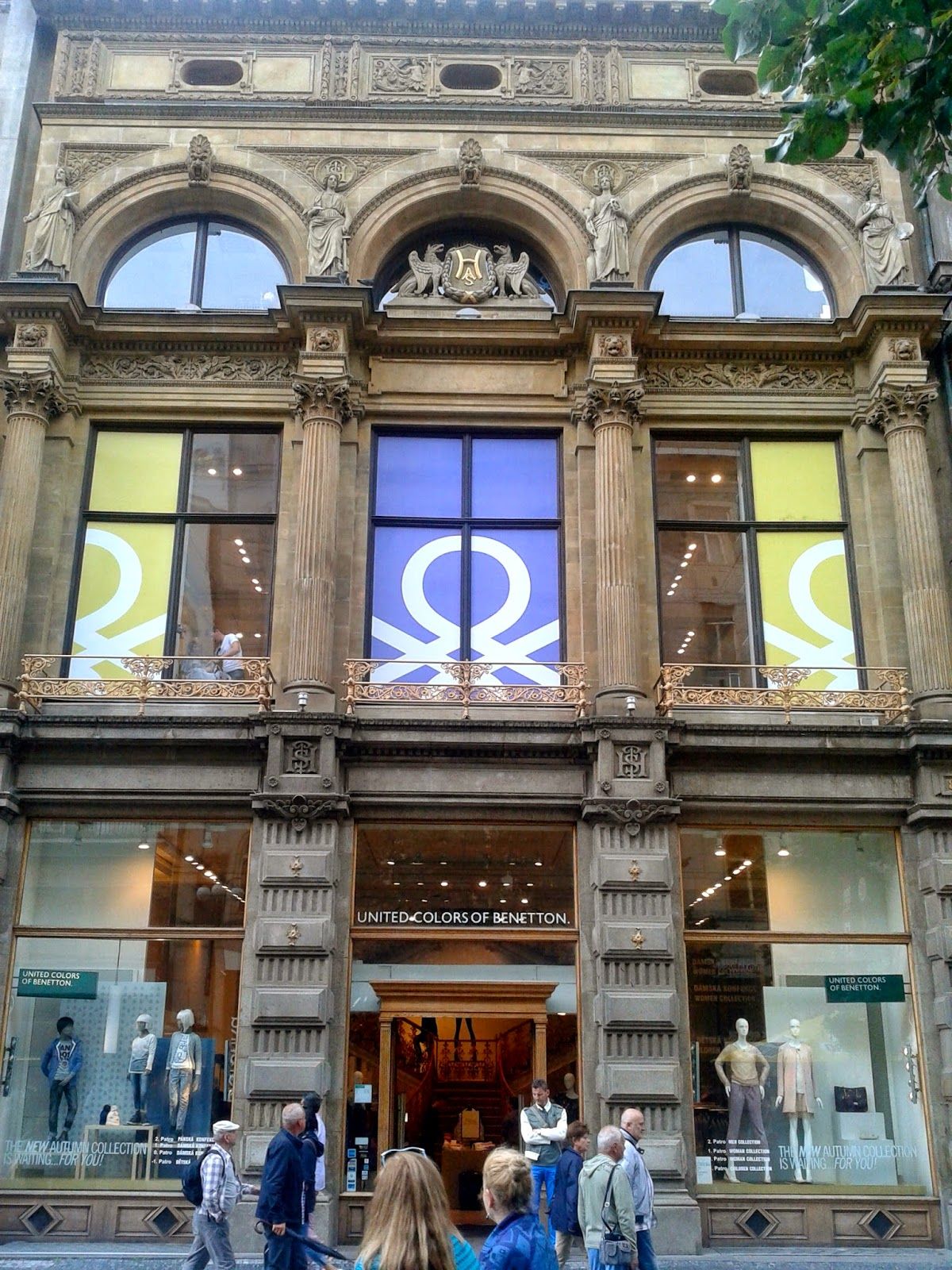 The Shop Locator United Colors Of Benetton Flagship Store Prague United Colors Of Benetton Benetton The Unit