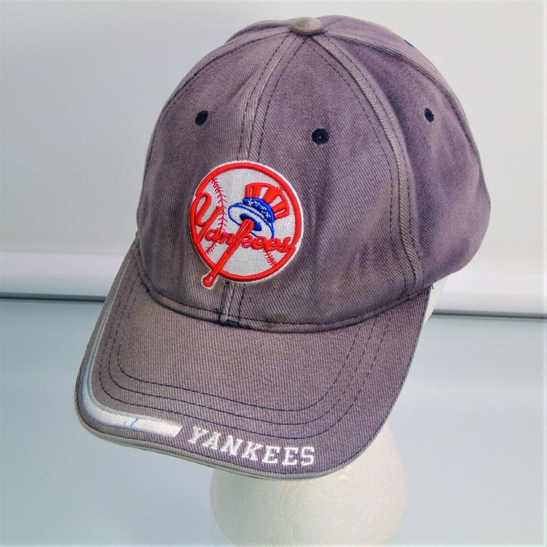 yankees bat and hat logo
