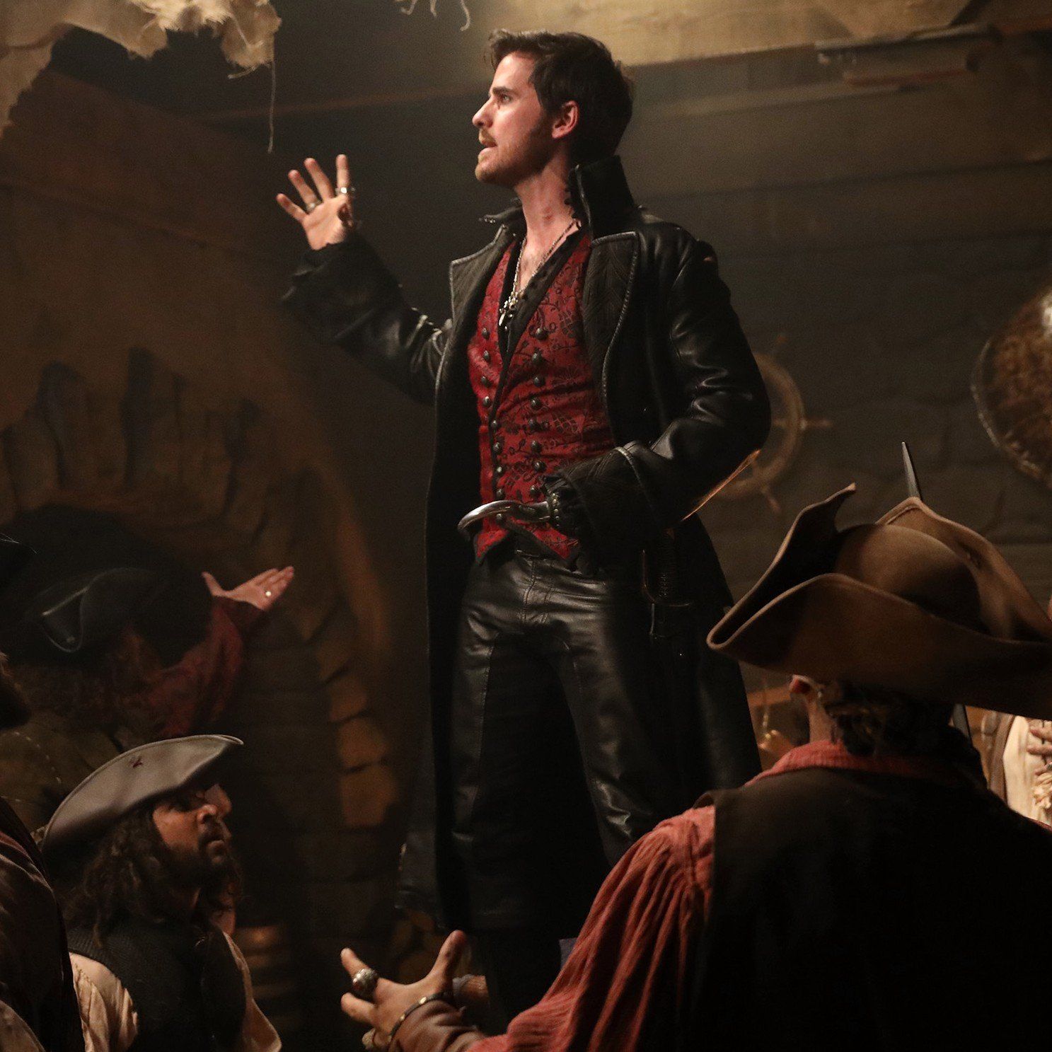 Hook's Voice on Once Upon a Time's Musical Episode Is Strangely