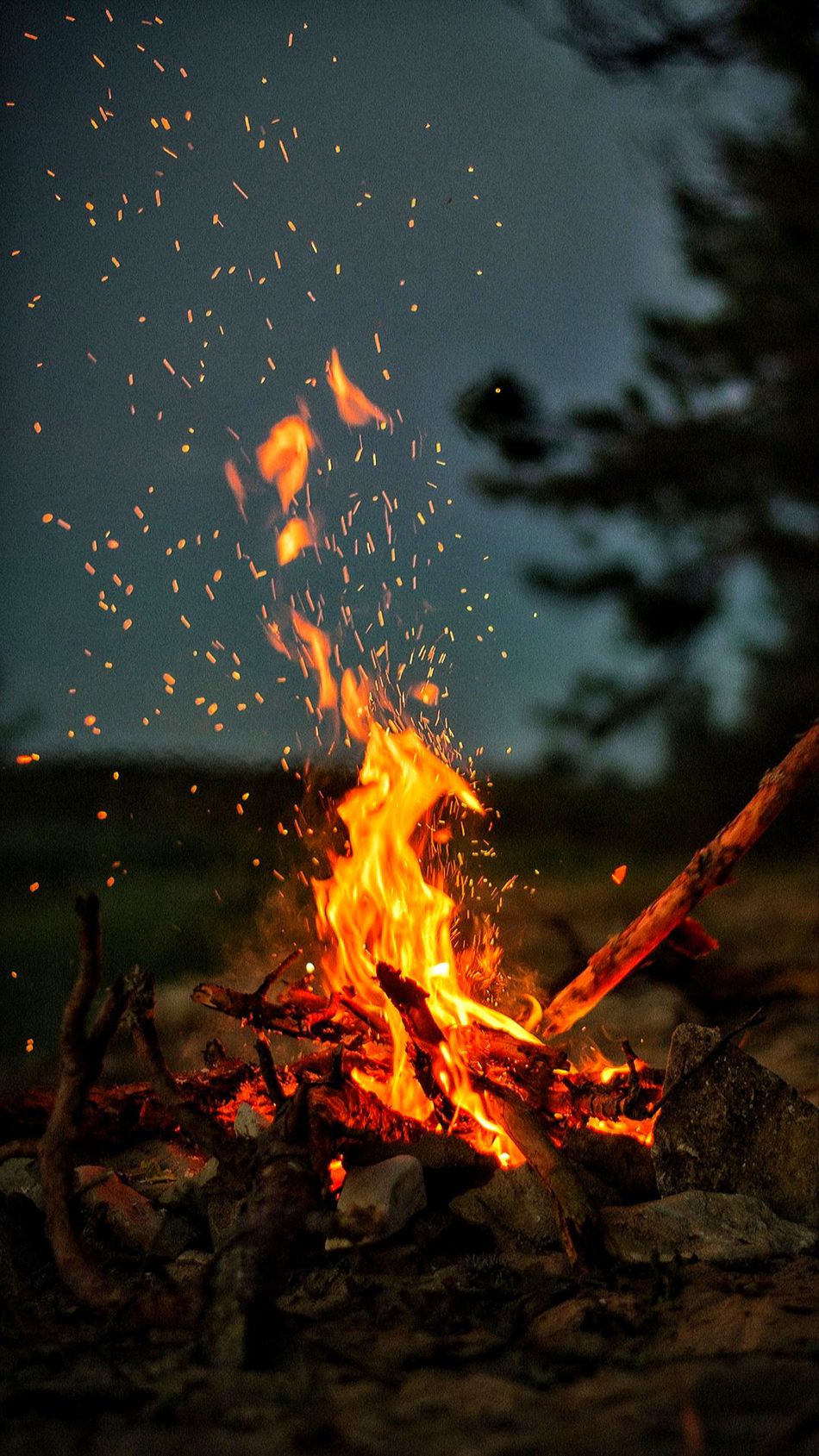 Fire Flames Night Sky 4k Ultra Hd Mobile Wallpaper In 21 Camping Wallpaper Wallpaper Iphone Love Fall Wallpaper