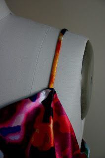Tutorial: How to make spaghetti straps | Foci