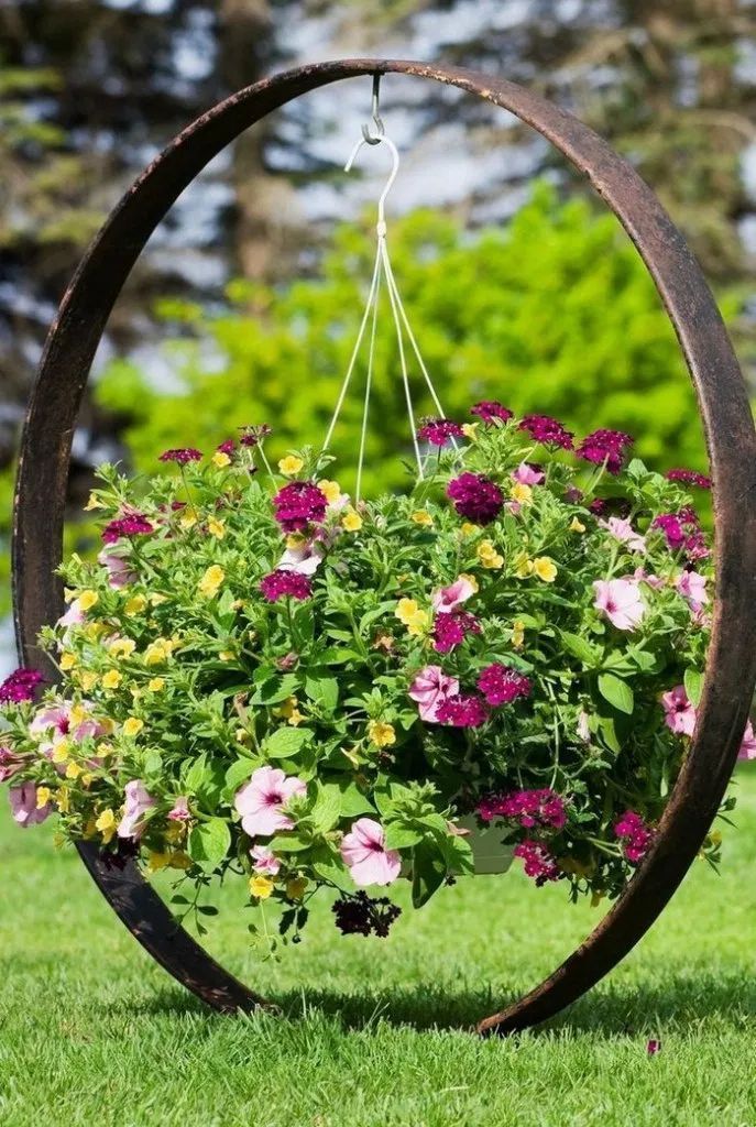 35 einfache und kleine Landschaftsideen für den Vorgarten - Garten #frontyardla...
