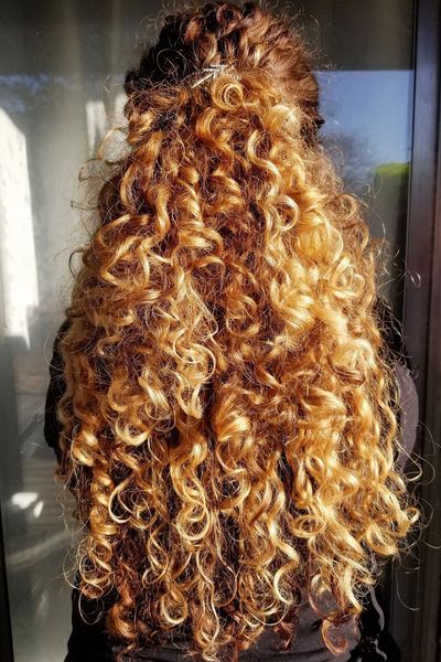 Love this gorgeous long curly hair in a half up half down hairstyle, secured with a sparkly Flexi hair clip! Super comfortable, and will not snag or pull curly hair! #curlyhair #curlyhairstyles Curly Hair Styles, Curly Hair With Bangs, Short Hair Wigs, Thick Hair Styles, Natural Hair Styles, Long Natural Curls, Long Hair Perm, Short Afro, Curly Wigs