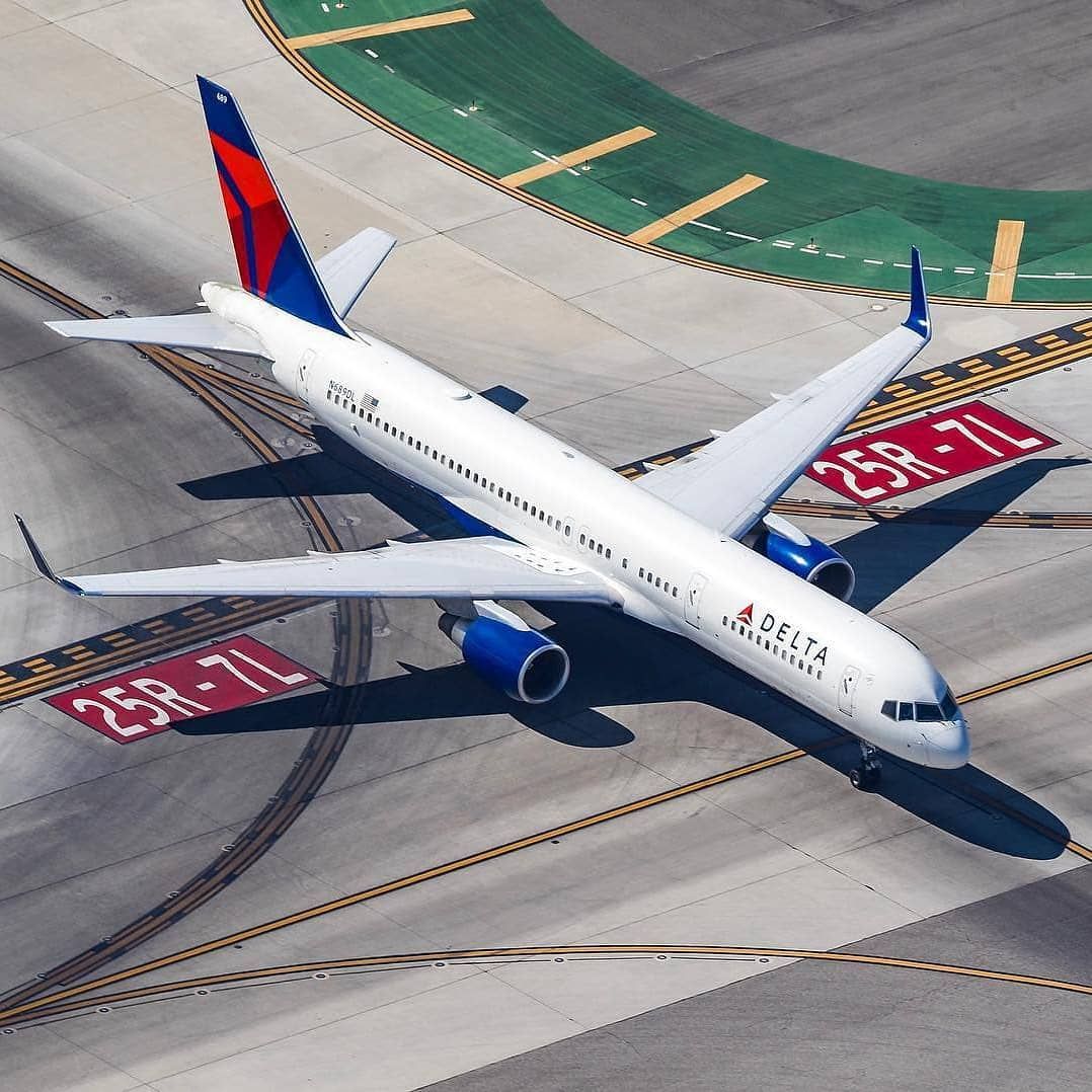 Planeslovers1 8k Di Instagram Delta 757 0 N6dl Making Its Way To Its Gate After Landing On 25l Flyl Boeing Aircraft Delta Airlines Passenger Aircraft Planeslovers1 8k Di Instagram Delta 757 0 N6dl Making Its Way To Its Gate After Landing On 25l Flyl Boeing Aircraft Delta Airlines Passenger Aircraft