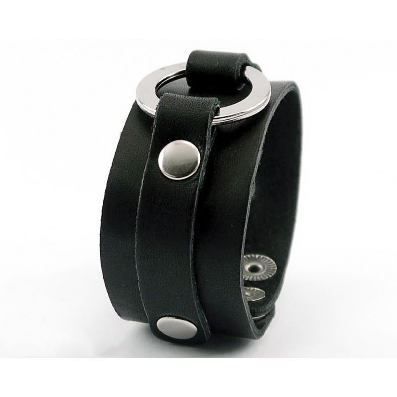 Кожаный браслет Сircle black leather предназначен для подарка мужчинам, предпочитающим современную урбанистическую моду. Браслет собран вручную из натуральной кожи, представляет собой широкую нарезанную полосу, дополненную металлическим шармом-кольцом. Накладка зафиксирована металлическими заклепками. Для регулировки длины и удобном креплении на запястье предусмотрены кнопки.Кожаный браслет Сircle black leather будет оригинальным дополнением к образу современного стильного поклонника городской м Axe, Bracelets For Men, Leather Bracelet, Black Leather, Belt, Accessories, Jewelry, Belts, Jewlery