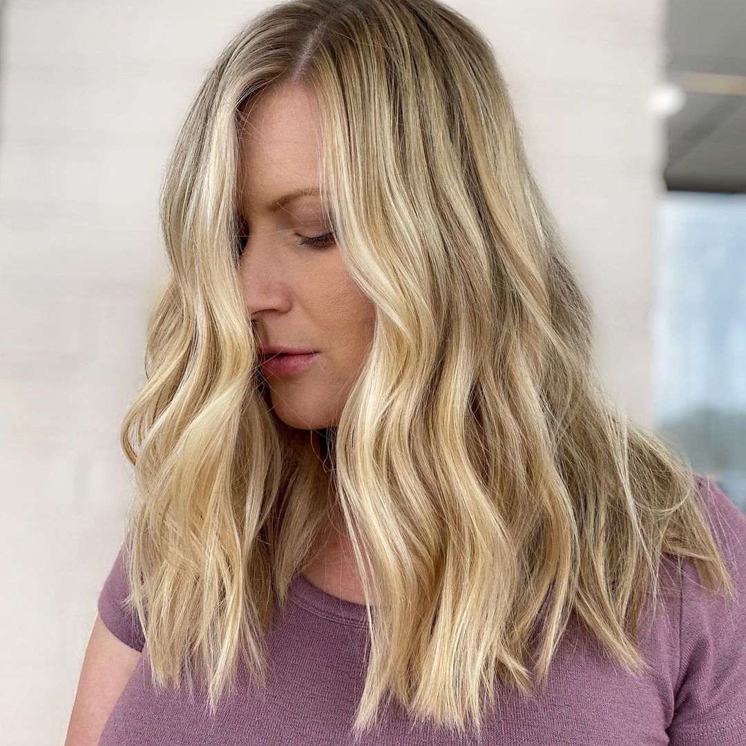 23 Irresistible Wavy Hairstyles Thestyleplus In 2021 Wavy Hair Hair Styles Wavy
