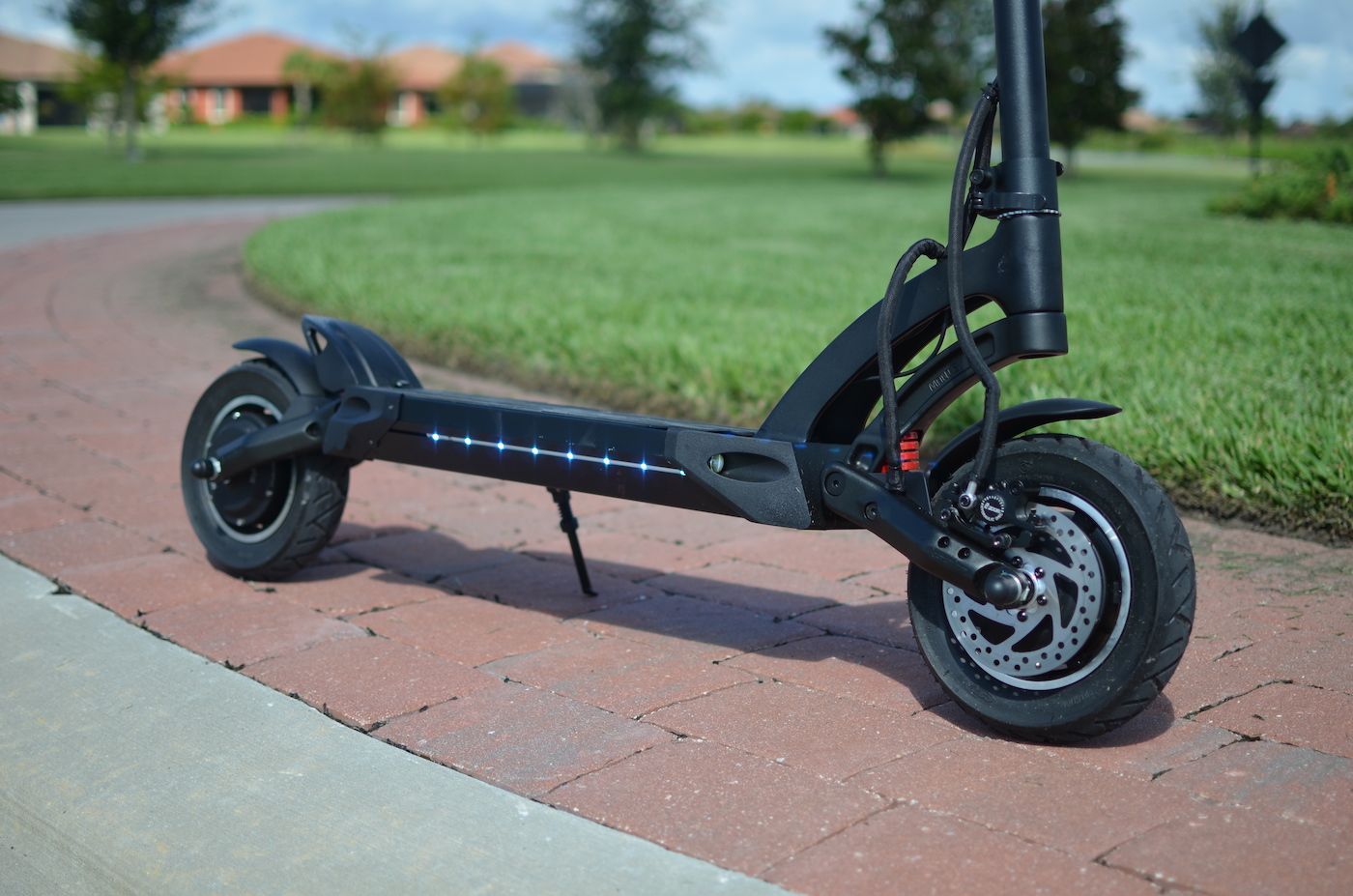 40 Mph Mantis Electric Scooter Review Crazy Fun On Fluidfreerides New Ride Electric Scooter Scooter Electricity