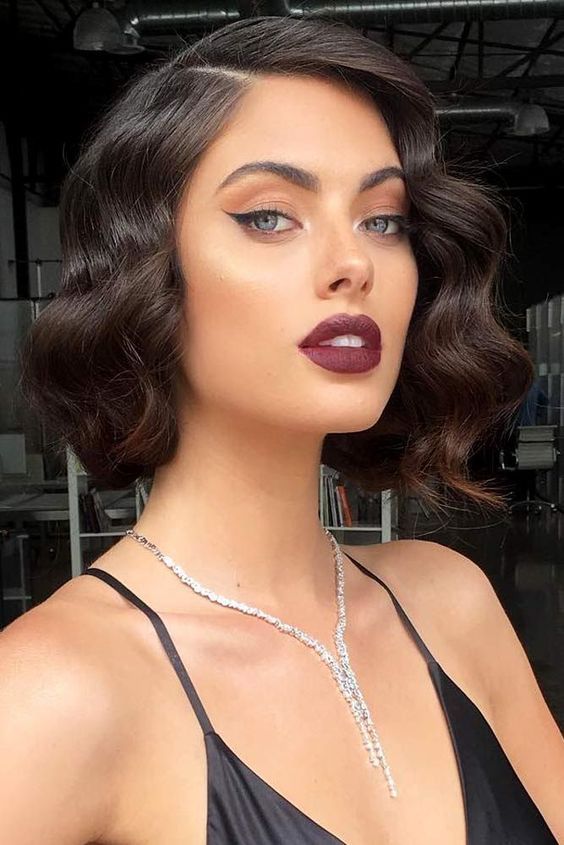 The transition to deeper, vampier lip colors might just be one of our favorite things about fall. The only problem? Well, they can be a little intimidating — not to mention, tough to pull off. Prom Hairstyles For Short Hair, Womens Hairstyles, Bridal Hairstyles, Indian Hairstyles, Fun Hairstyles, Wedding Hairstyles For Short Hair, Black Hairstyles, Short Hair Makeup, Celebrity Short Hairstyles