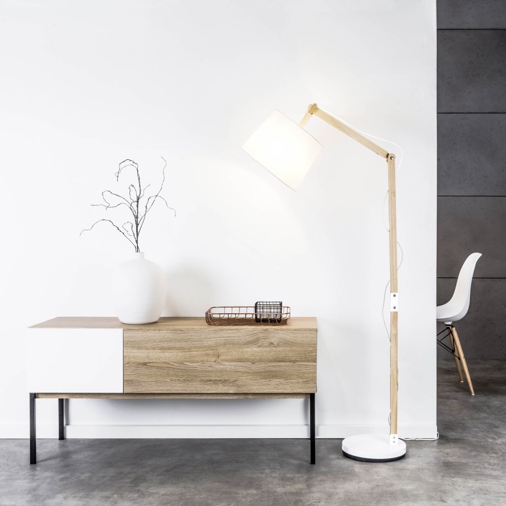Die Holz Stehlampe Brilliant Leuchten Carlyn Eignet Sich Perfekt Die Holz Stehlampe Brilliant Leuchten Carlyn Eignet Sich Perfekt