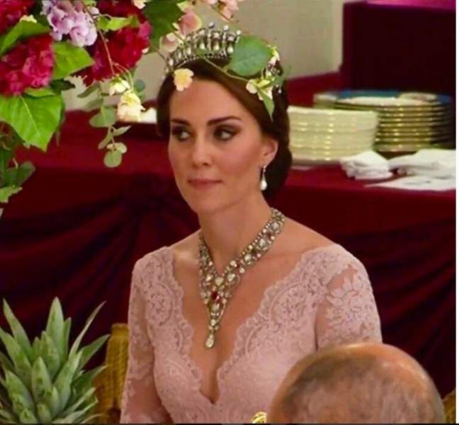 Kate Middleton porte les bijoux de Diana et d'Elizabeth ii