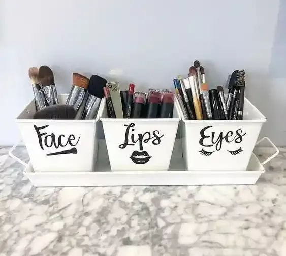 40+ Genius Makeup Organization Ideas Makeup Storage Organization, Makeup Brush Storage, Make Up Organization Ideas, Makeup Drawer, Make Makeup, Makeup Tips, Make Up Storage, Eye Makeup Brushes, Makeup Rooms