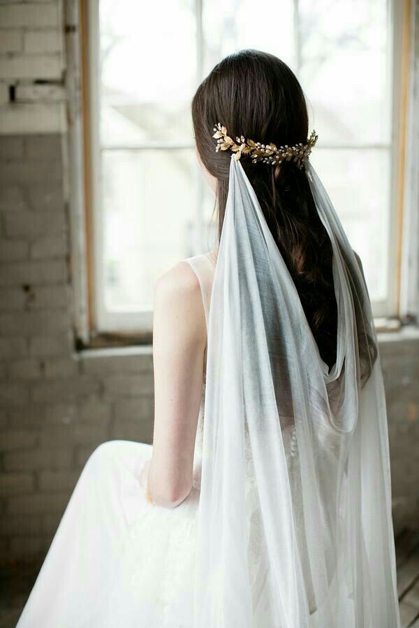 ♡•°●•¿Volamos en dragón?•●°•☆ Como la hija del rey no tenías permiti… #fanfic # Fanfic # amreading # books # wattpad Gold Headpiece Wedding, Wedding Combs, Bridal Headpieces, Wedding Jewelry, Hair Wedding, Unique Wedding Veils, Bridal Comb, Wedding Veil Styles, Trendy Wedding