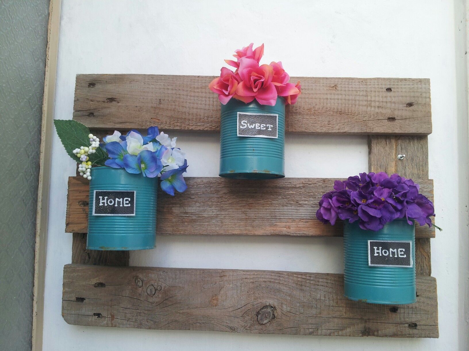 Porta fiori pallet shabby fai da te giardino diy garden wall folwers ... Pallet porta fiori