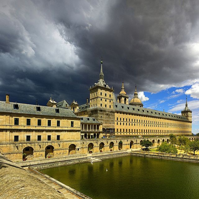 Real Sitio De San Lorenzo De El Escorial Spanish Architecture Spain Travel Spain