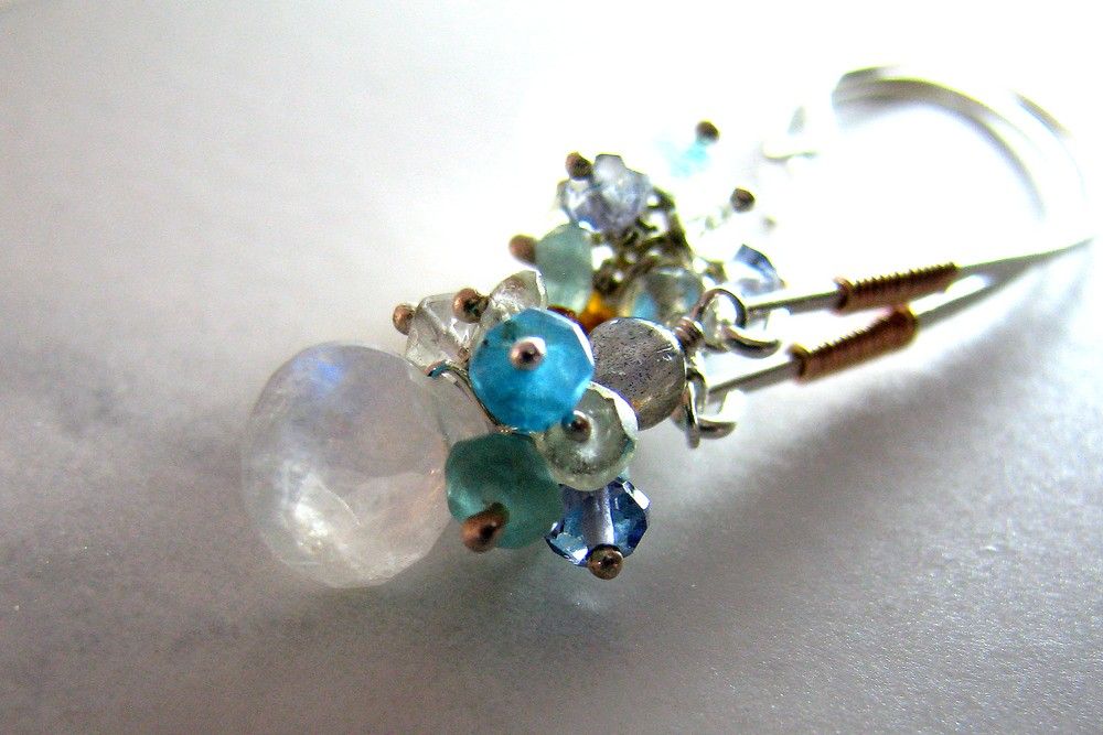 DV Jewels Rainbow Moonstone Stud In