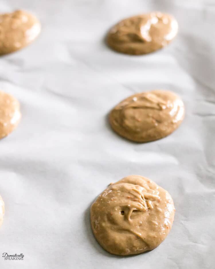 carrot cake whoopie pies using cake mix