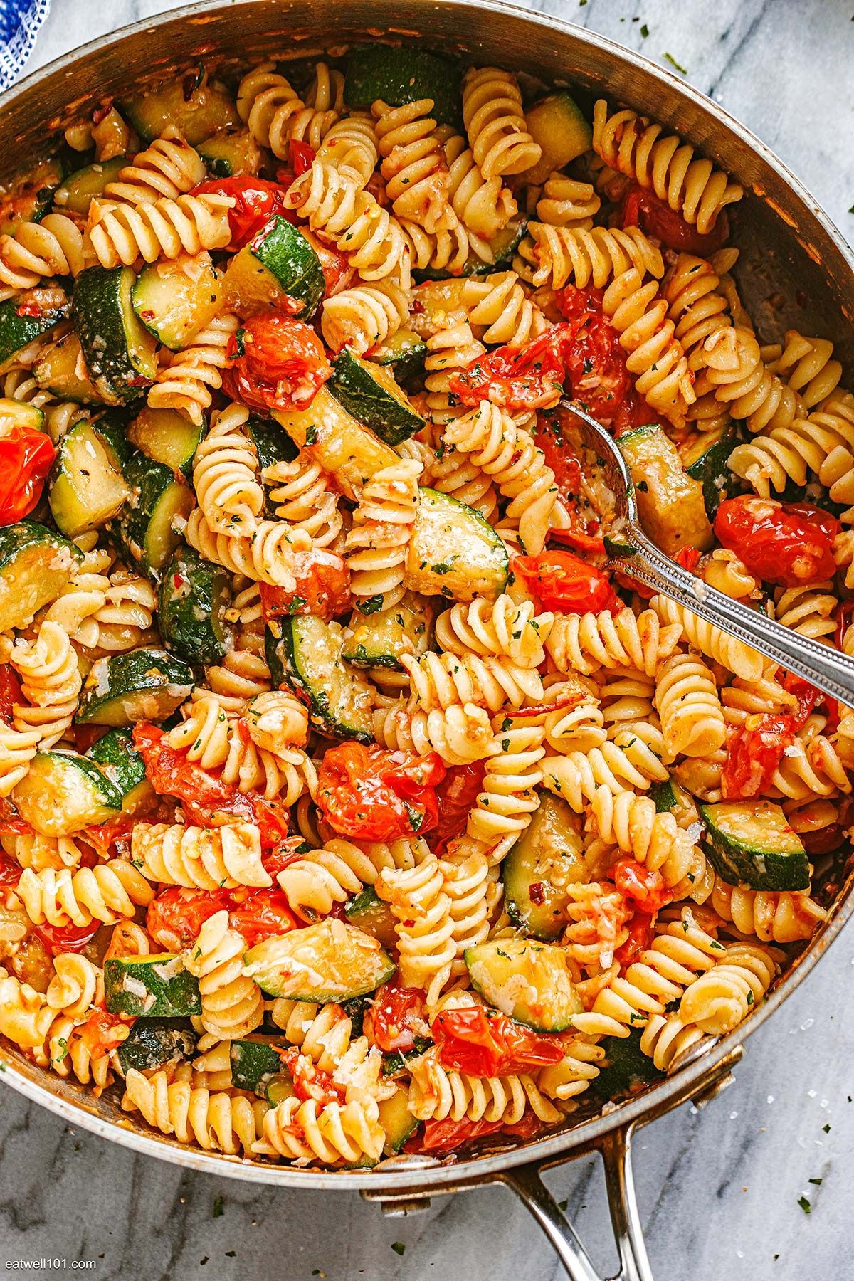 Healthy Tomato Zucchini Pasta