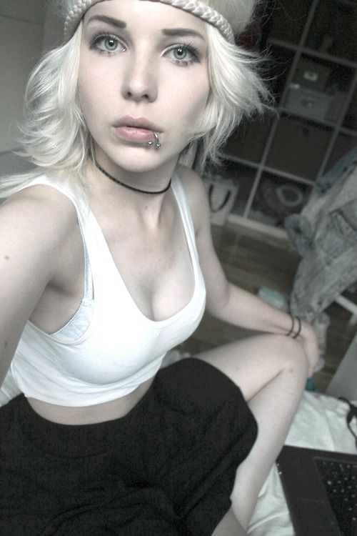 Alexandra Catherine Axelina Facial Piercings Emo Girls Scene Girls