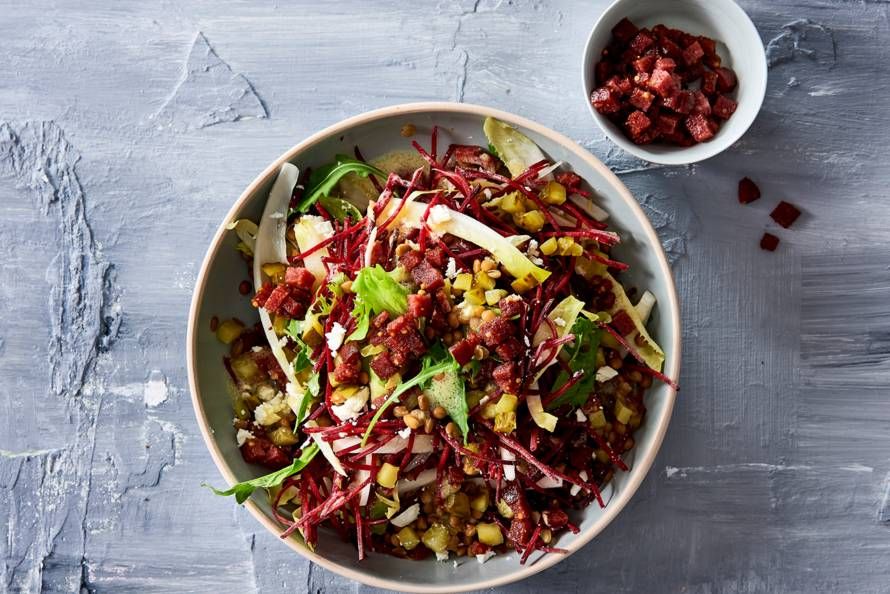 Niets lekkerder op een zomerse dag dan een frisse maaltijdsalade. Extra lekker met een hartige bite - Recept - Allerhande Natural Cooking, Chili, Cabbage, Salads, Tacos, Soup, Keto, Favorite Recipes, Lunch