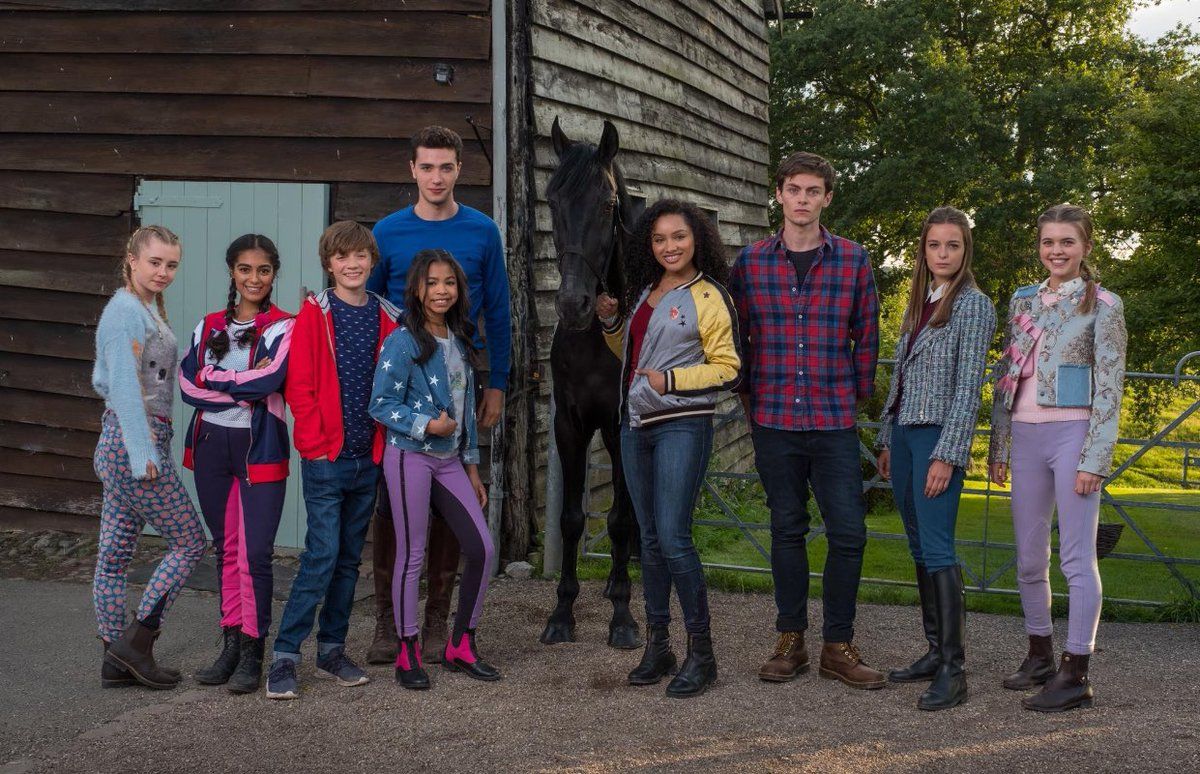 Free Rein Season 2 ZIN4EVER | Series y peliculas, Series originales de netflix, Series