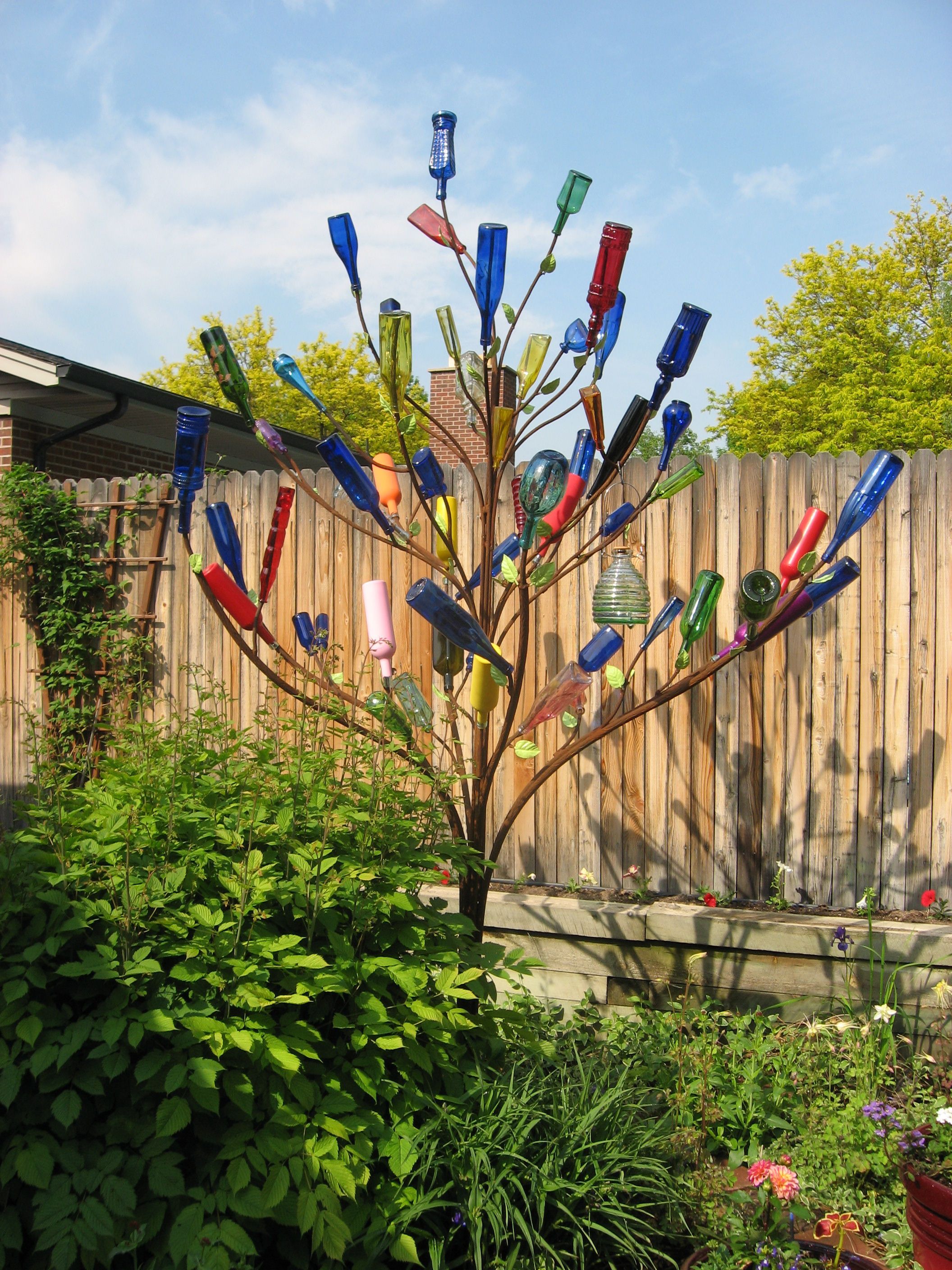 Pin by Mindy Slay on Yard Art Bottle garden, Garden art