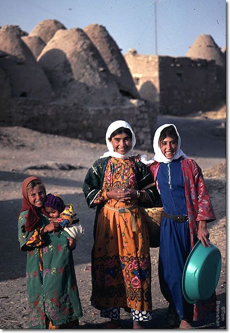 Girls Of Harran Altinbasak Turkey Traditional Outfits Turkish Culture Turkish People