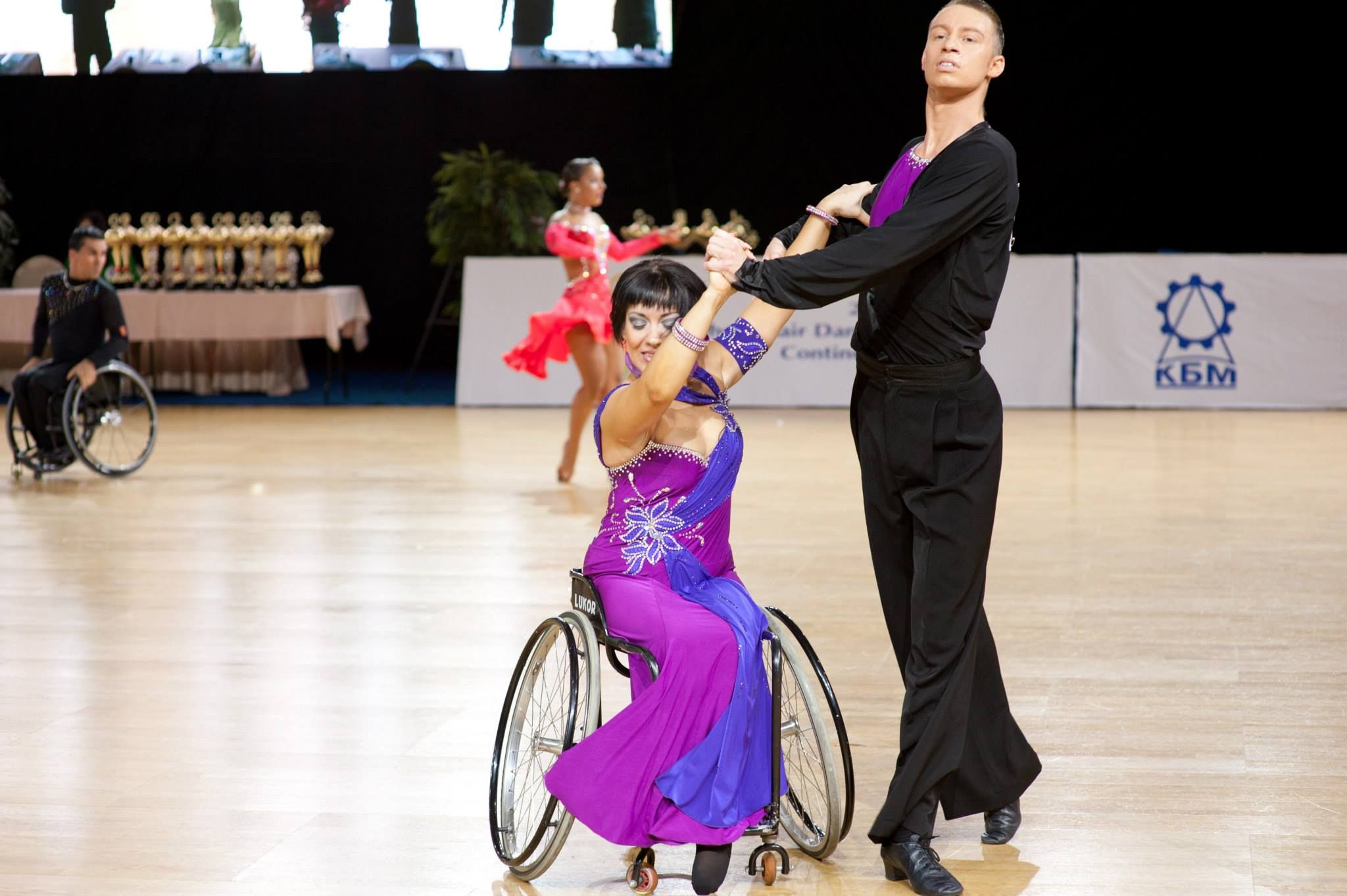 Alex And Jacqueline Glijn Wheelchair Dance In Lomianki Poland Just Dance Couple Dancing Dance