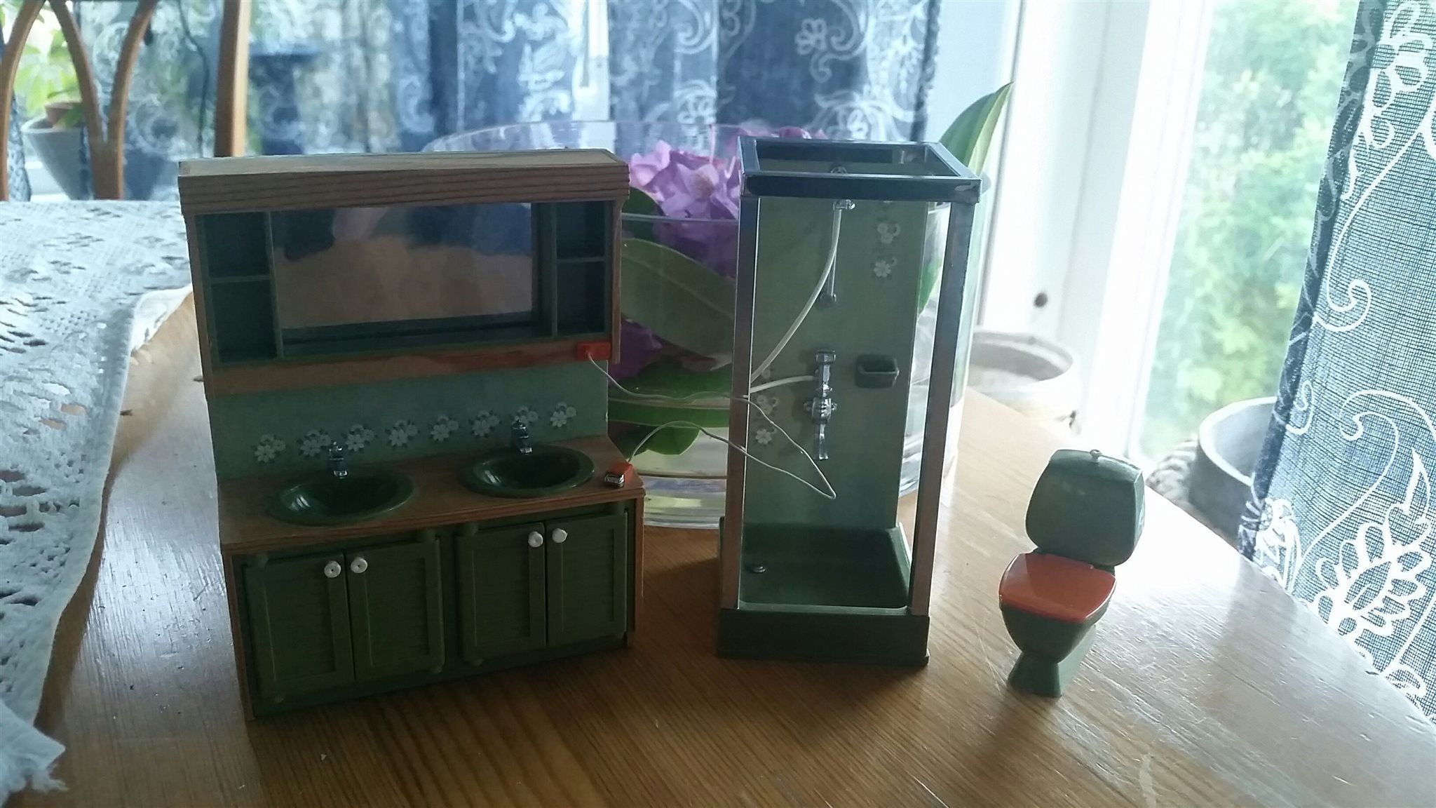 Badrum toalett lundby dockskåp dockhus retro 70 talet på tradera ...