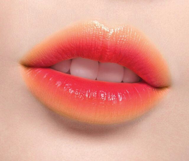 Sunset Desires In 2020 Gradient Lips Aesthetic Makeup Glossier
