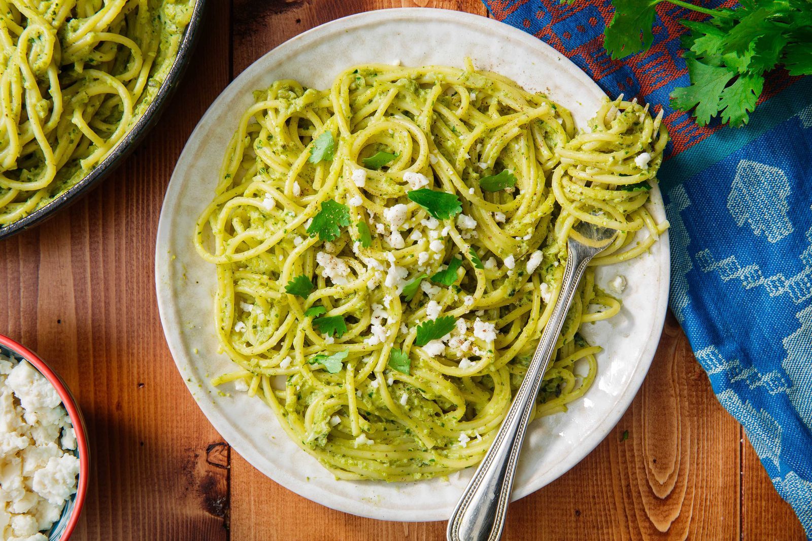 This Green Spaghetti Is For The Spicy Food Lovers | Recipe | Green ...