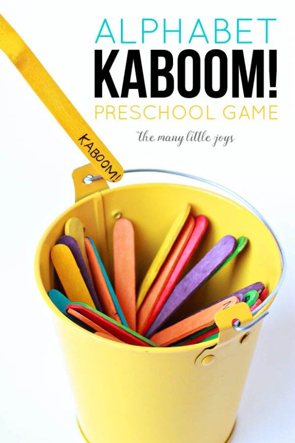 This "Kaboom!" preschool alphabet game is so simple, costs almost nothing to make, and it can be adapted to learn practically anything. Alphabet Games Preschool, Letter Activities, Kindergarten Literacy, Learning The Alphabet, Homeschool Preschool, Preschool Classroom, Preschool Activities, Alphabet Crafts, Alphabet Letters
