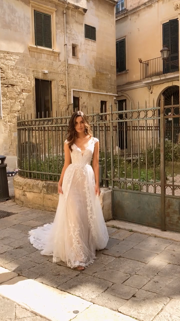 Madi Lane Bridal New Designer Bon Bon Belle Bridal Video In 2020 Wedding Dresses Wedding Dress Guide Wedding Dresses Lace