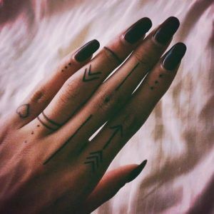 Le Tatouage Berbere Au Dela De L Aspect Esthetique Memoire Du Corps Master Civilisations Cultures Et Societes