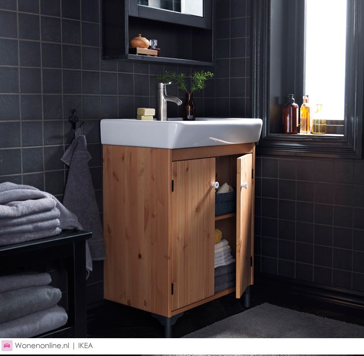 Met de warme producten van IKEA kom jij de donkere wintermaanden wel door. Nodig vrienden en familie uit voor een spelletjes- of filmavond en maak het gezellig met kaarsen en warme plaids. Meer heb je deze winter niet nodig. Kids' Bathroom, Bathroom Flooring, Bathroom Storage, Bathrooms, Interior Design Trends, Interior Design Living Room, Design Ideas, Hotel Bathroom Design Luxury, Ted