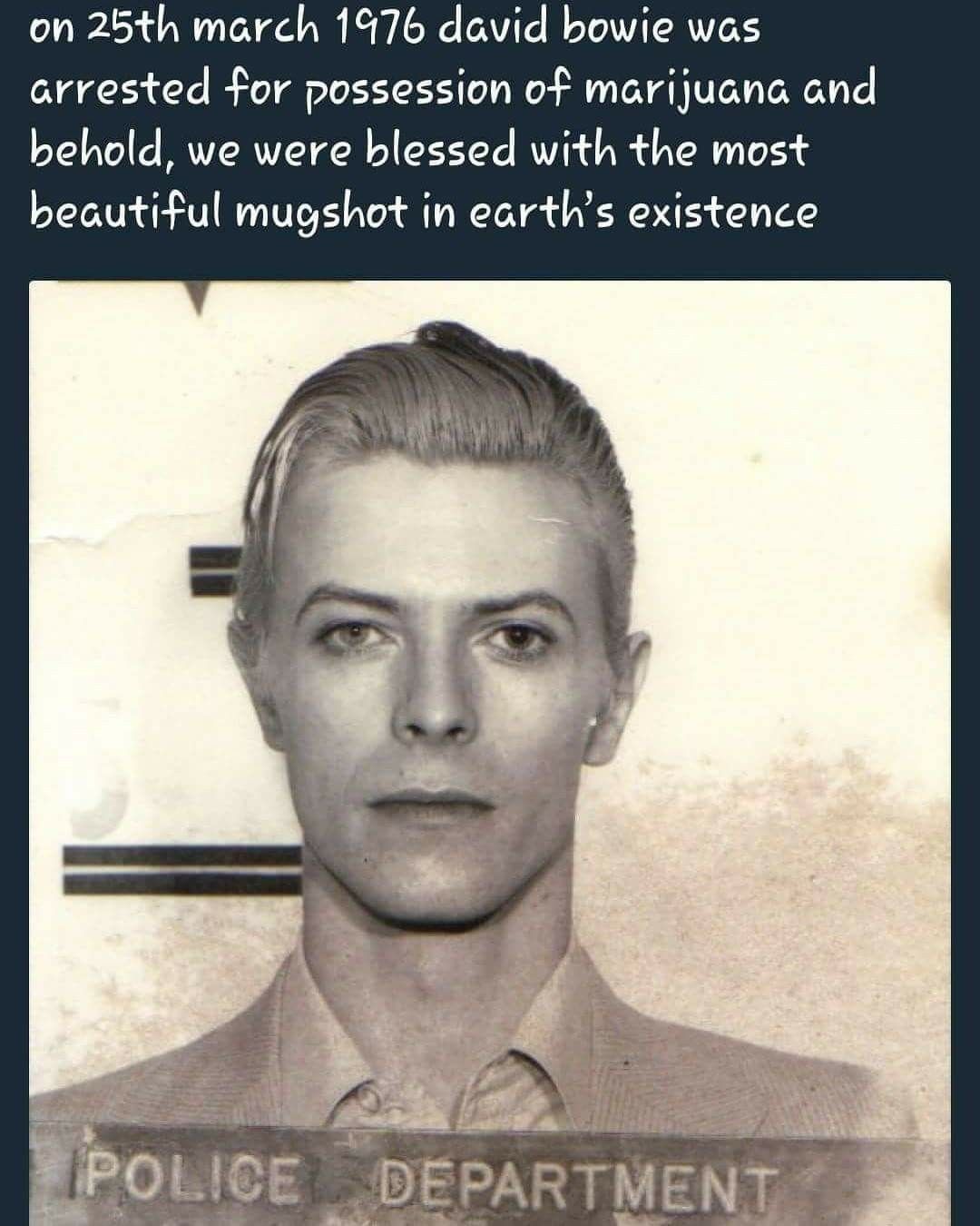 Can You Hear Me Major Tom Meaning Your Circuit S Dead There S Something Wrong Can You Hear Me Major Tom David Bowie Aka Ziggy Street Art Banksy Street Art Graffiti Banksy Graffiti