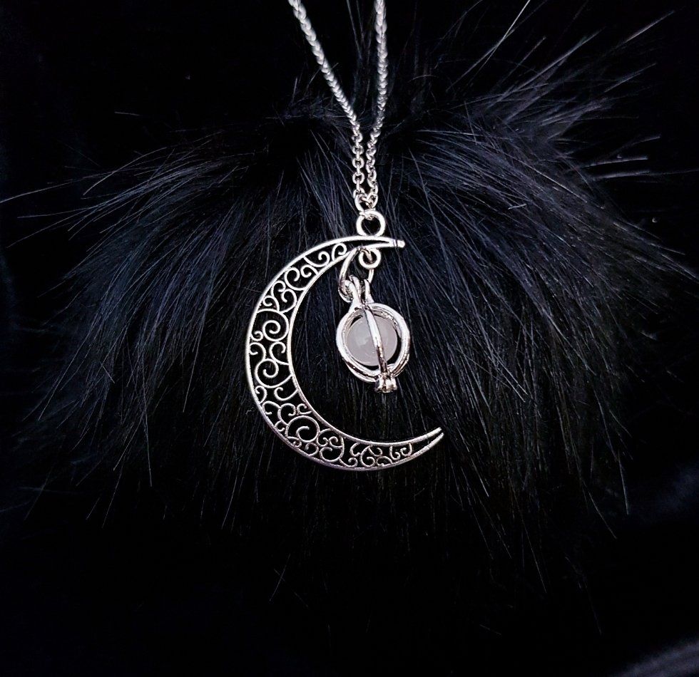Carpe Moon Necklace Gece Parlayan Ay Neon Kolye Kolyeler Neon Taki