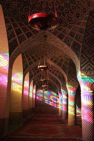 イラン 朝日が魅せる魔法 ステンドグラスが放つ 神秘的な色の光の絨毯が幻想的 Naver まとめ Stained Glass Stained Glass Art Beautiful Pictures イラン 朝日が魅せる魔法 ステンドグラスが放つ 神秘的な色の光の絨毯が幻想的 Naver まとめ Stained Glass Stained Glass Art Beautiful Pictures