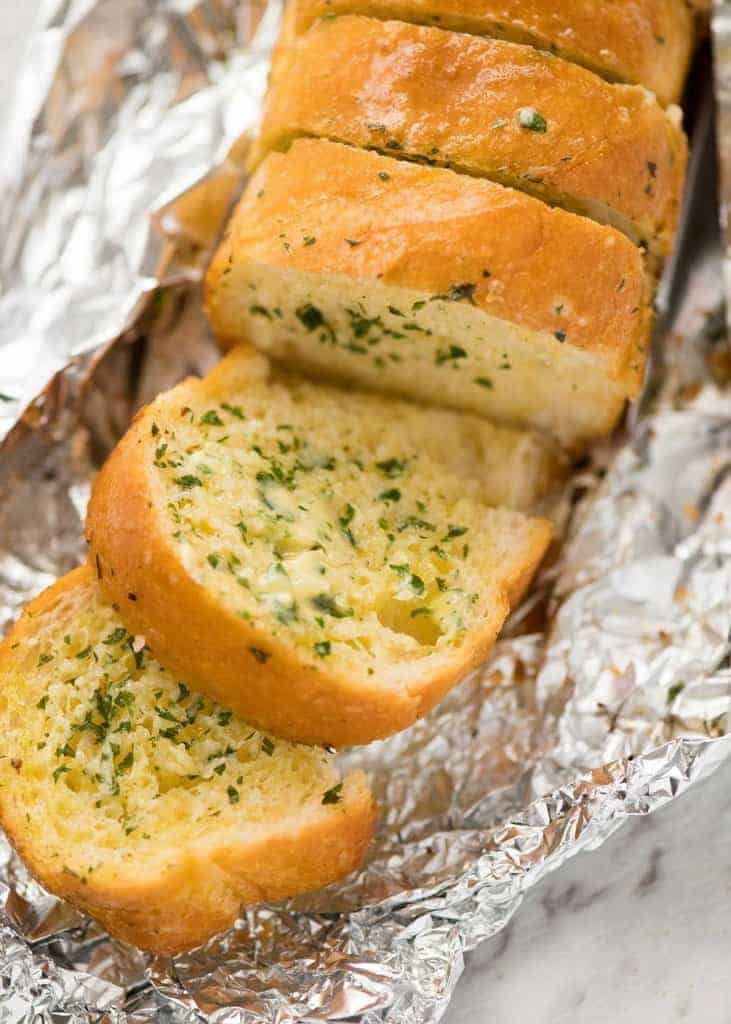 Better than Pizza Hut! For a truly religious Garlic Bread experience, skip the artisan bread and use a basic French stick. And no skimping on butter! www.recipetineats.com Dominos Garlic Bread, Homemade Garlic Bread, Homemade Recipes, Homemade Breads, Pizza Bread, Keto Bread, Garlic Bread Easy, Bread Food, Snacks