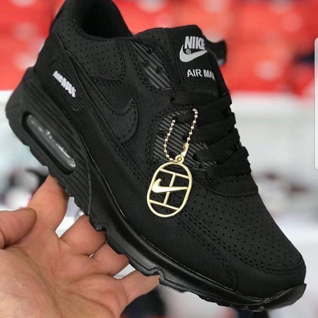 40 41 42 Stokta 90 Tl Kargo Dahil Ayakabimodelleri Ayakkabidunyasi Tarzayakkabi Bayanayakkabi Klasikayakkabi Sporayakkabi Likeforfollow Like4likes L