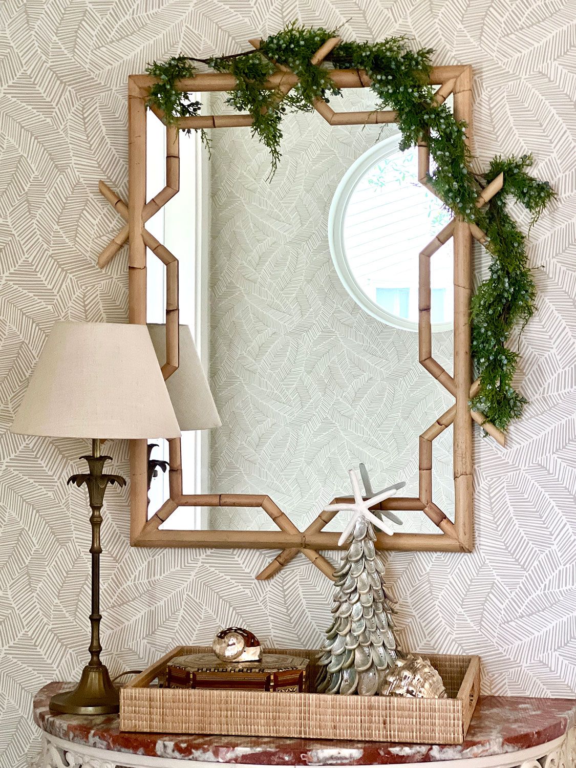 mirror with garland Holiday Mantel, Christmas Mantels, 12 Days Of Christmas, Christmas Home, Christmas Ideas, Flower Mart, Thomas Birthday, Black Fireplace, White And Warren