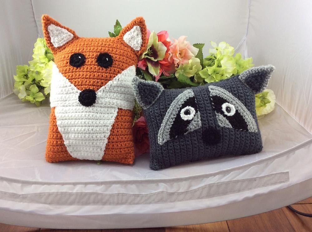 Pillow Pals Crochet pattern Ringo Raccoon Pillow Cover and