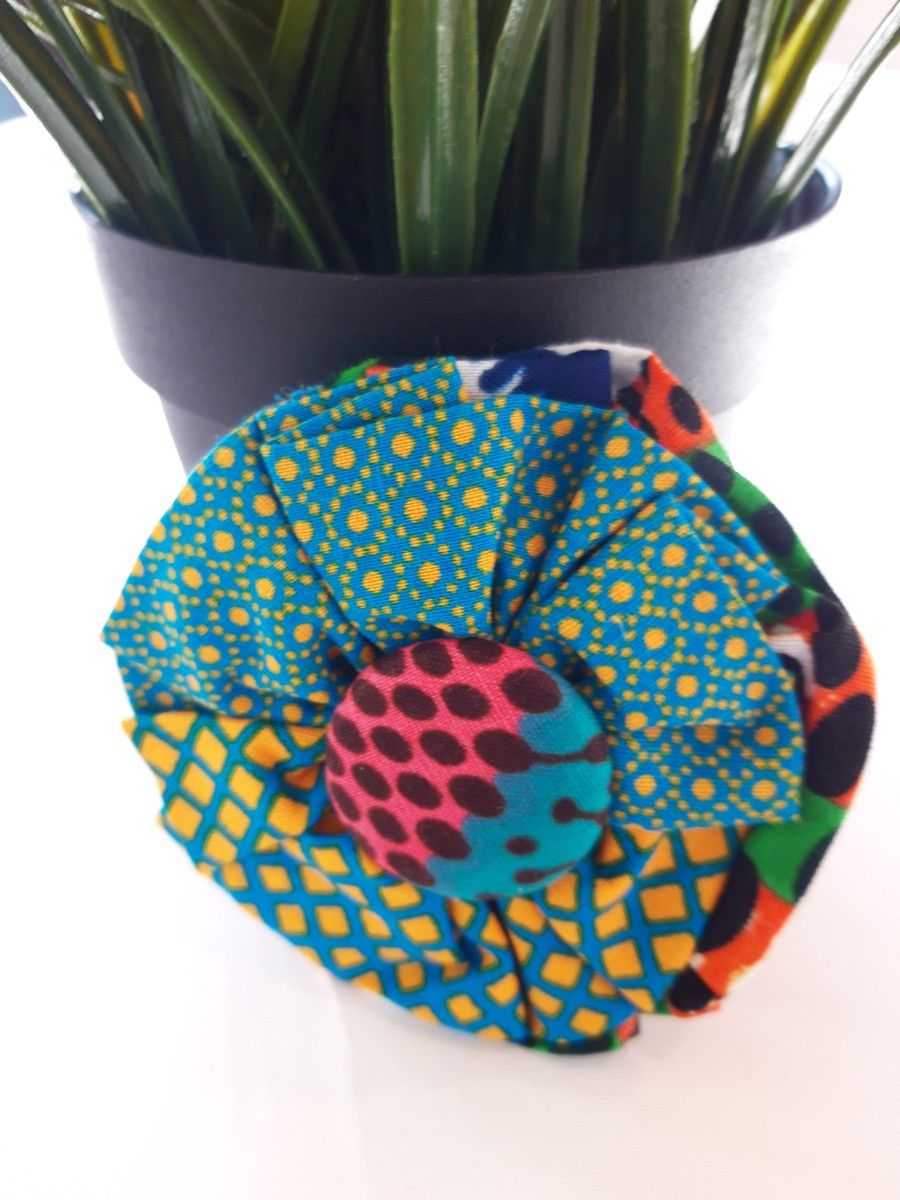 Épingle à cheveux et broche Ankara pour fille